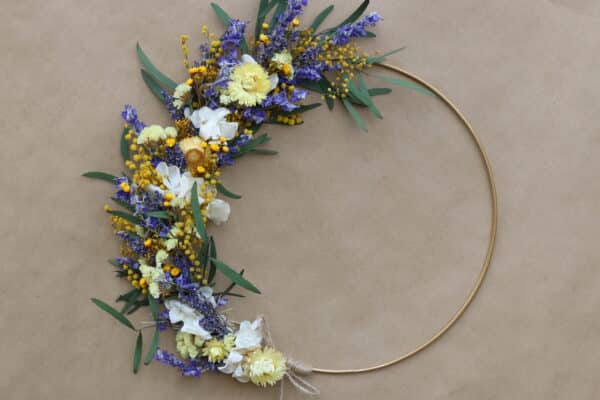 Couronne de fleurs séchées jaune et violet "Taille M"