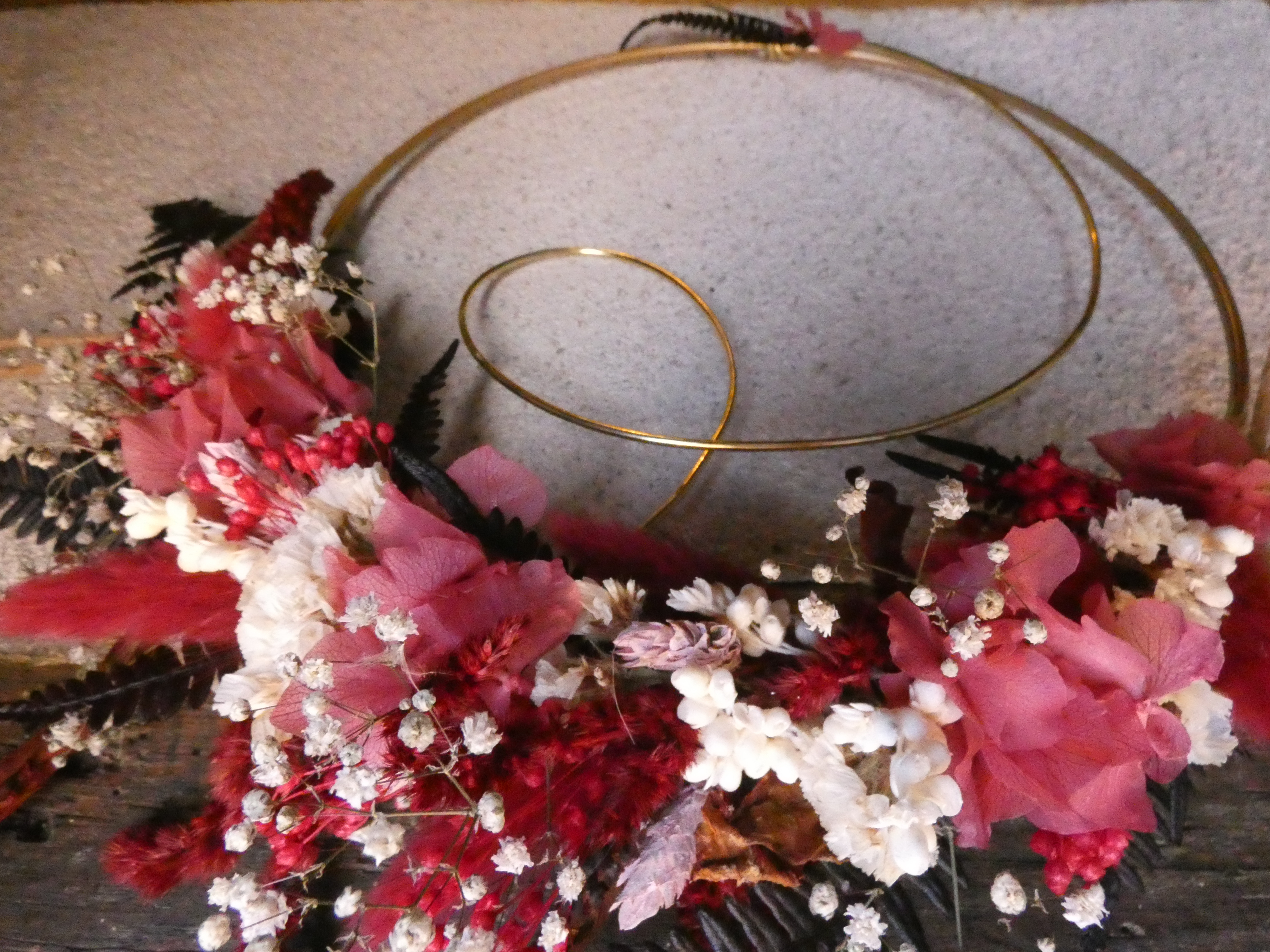 Couronne de fleurs séchées personnalisable avec une lettre – Image 3