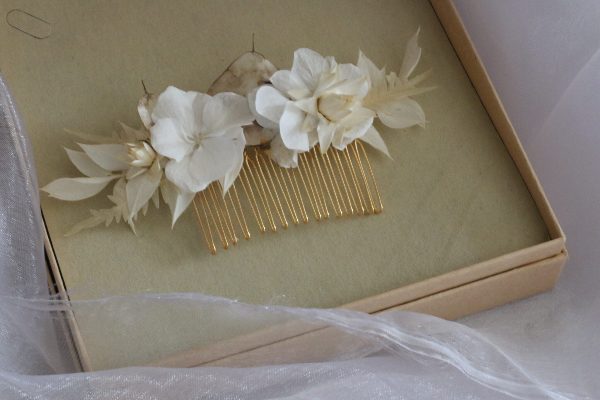 Peigne fleurs séchées "collection pureté" – Image 3