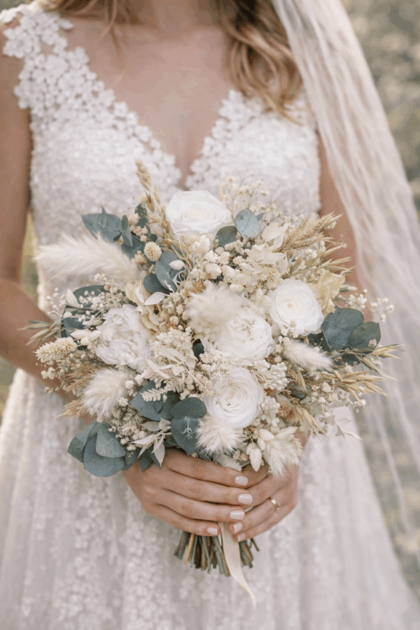 Bouquet de mariée bohème blanc en fleurs séchées et stabilisées et ...